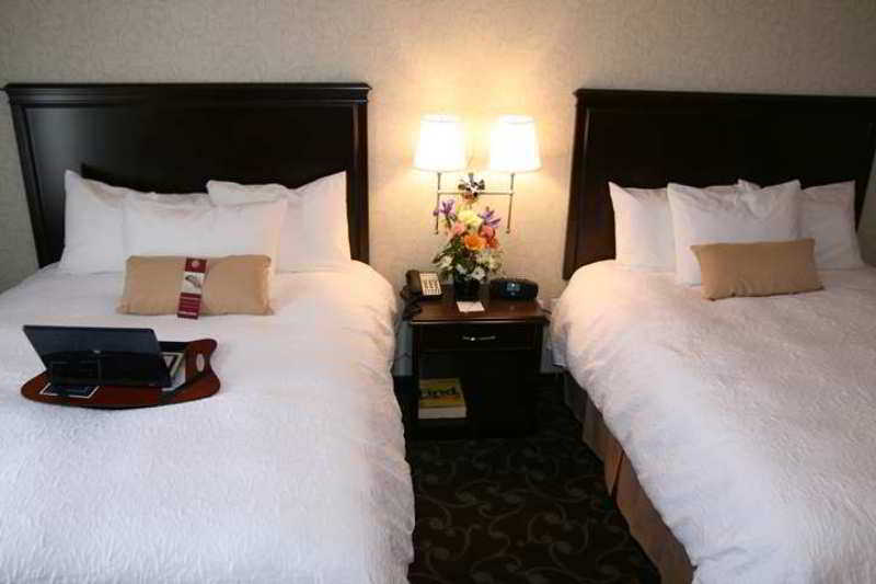 Hampton Inn & Suites By Hilton Barrie Quarto foto